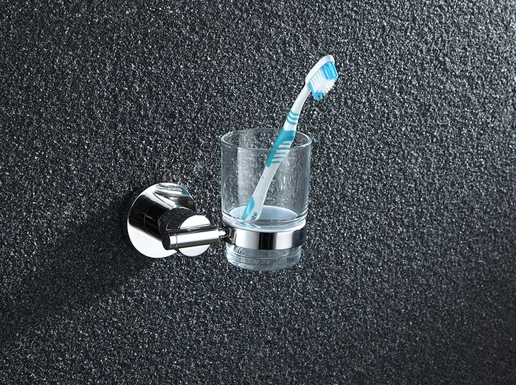 Bathroom accessory set