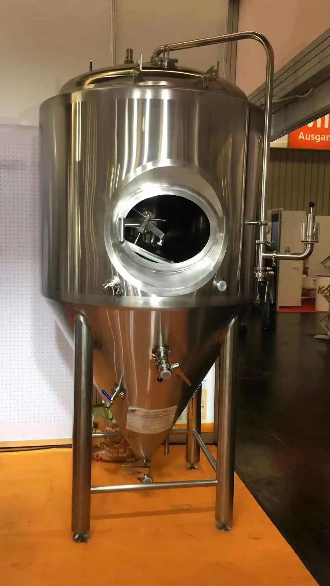 1000l Cooling Jacketed Conical Fermenter Equipment Beer Fermentation Tank For Beer Brewing