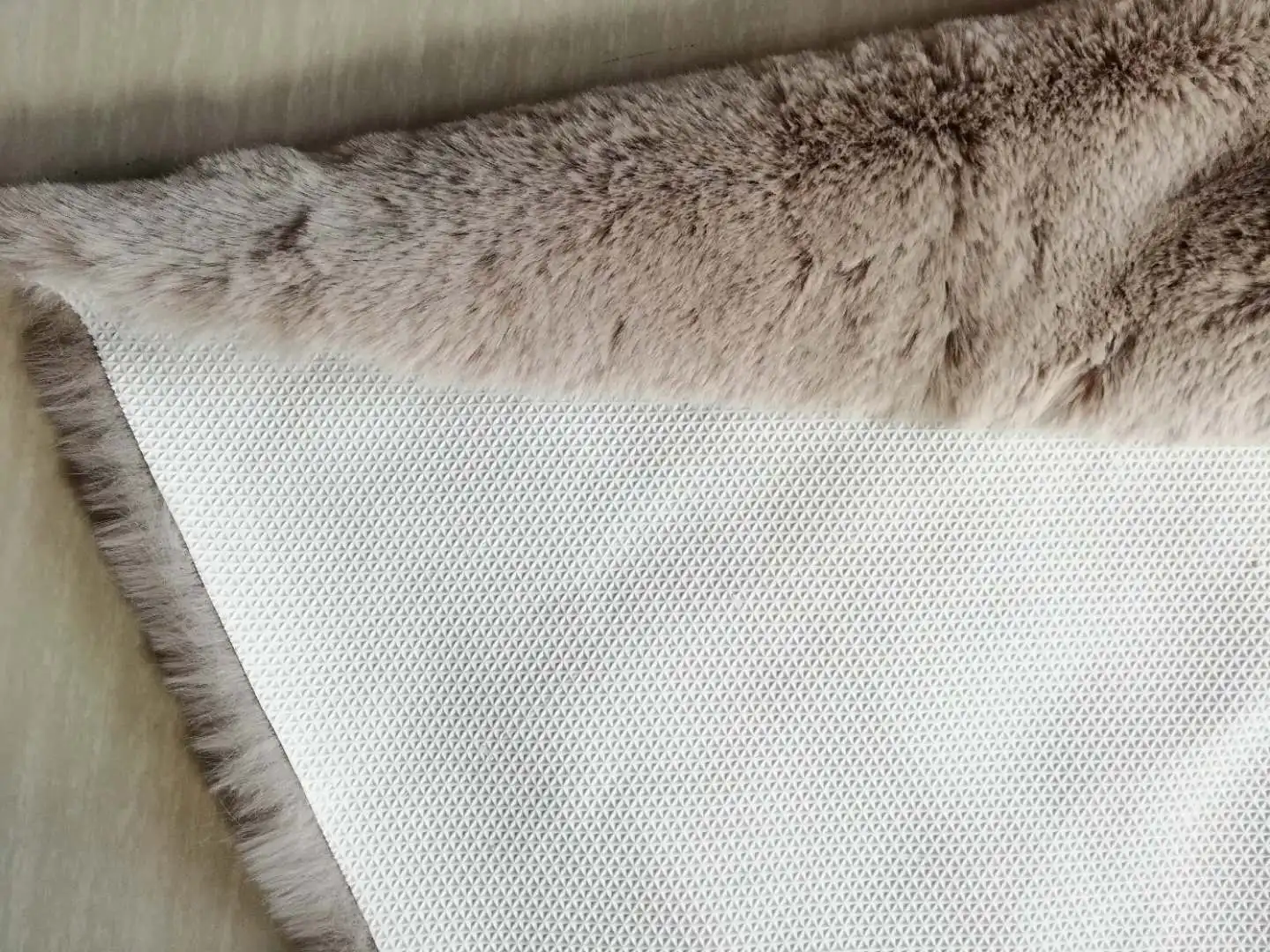 Best Selling Fluffy White Color Washable Nonslip Mat Faux Fur Bath Rug
