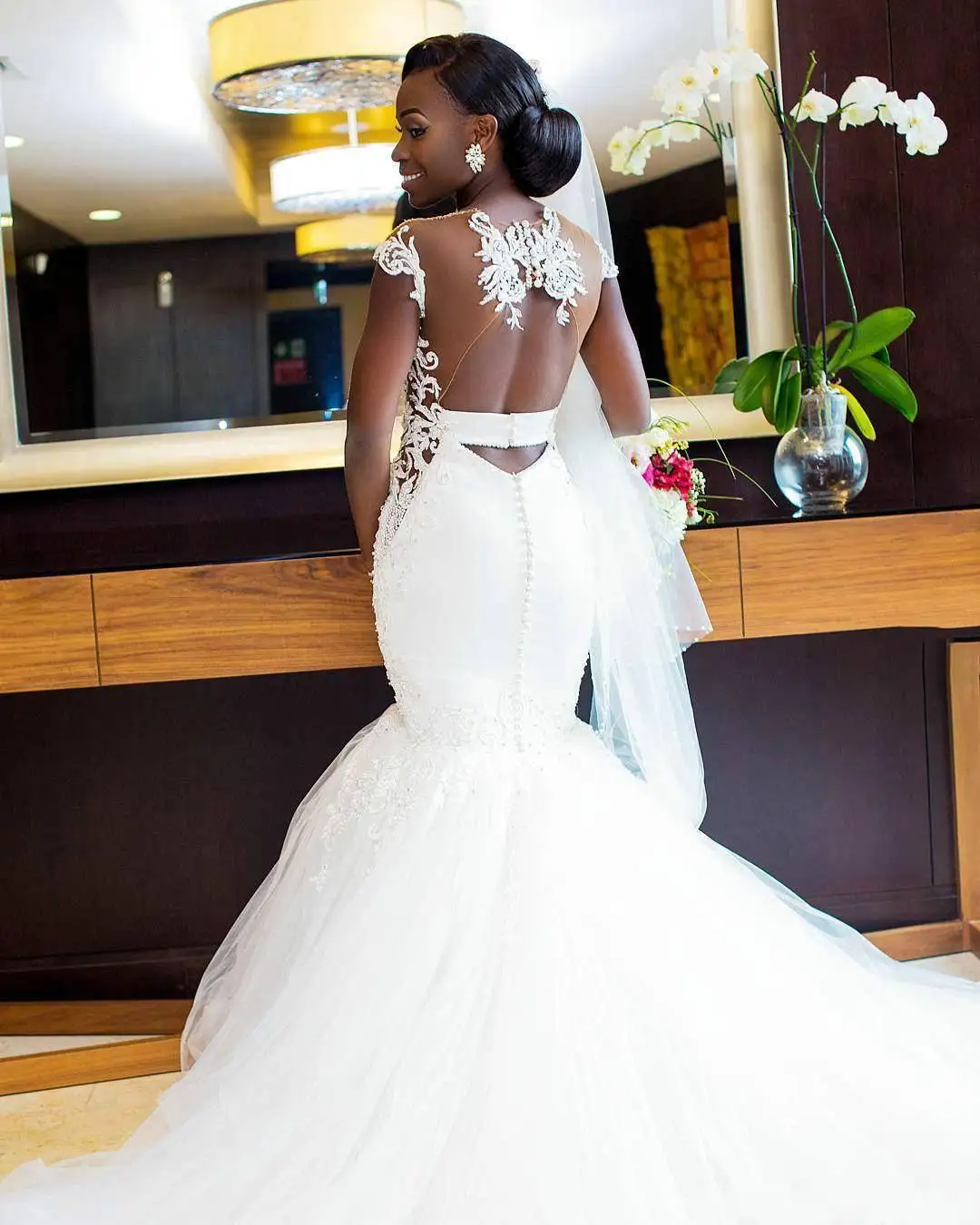 Zh3168g Stunning African Mermaid Wedding Dresses Sheer Neck Plus Size Tulle Lace Applique Bridal 1007