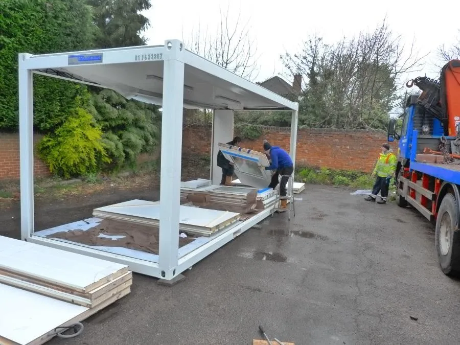 China Expandable Prefab Car Garage Container Carport Luxury House