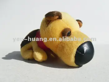 grand chien en peluche