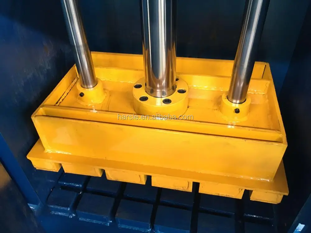 30T vertical baler (34)