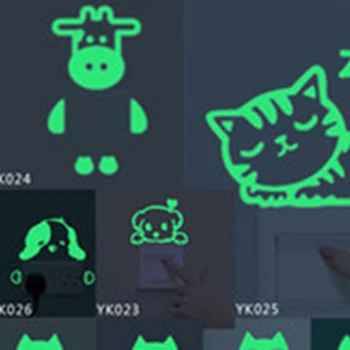 Kucing Lucu Tidur Hewan Peliharaan Bersinar Dalam Gelap Cahaya