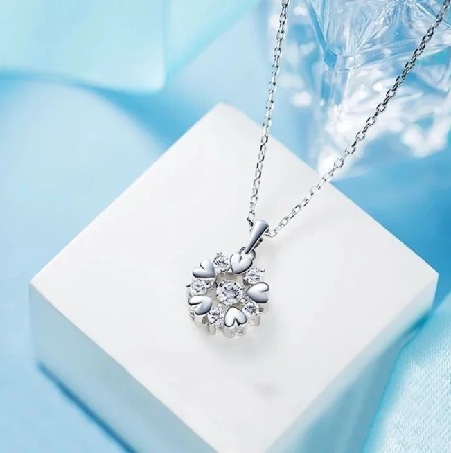 

925 sliver fashion flashing and temperament rhinestone beating heart Cherry Blossom shape necklace women, Silver color