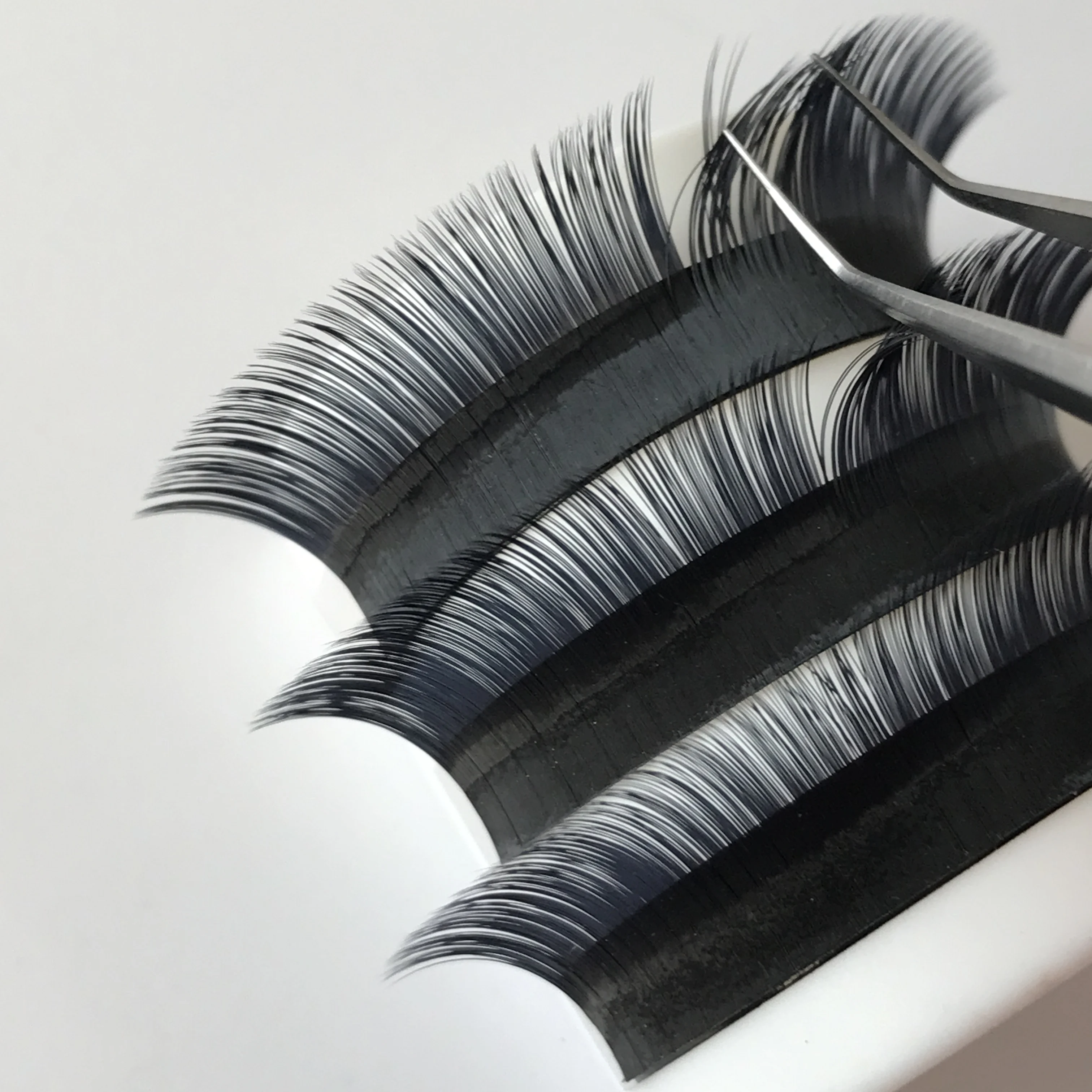 volume eyelash extensions