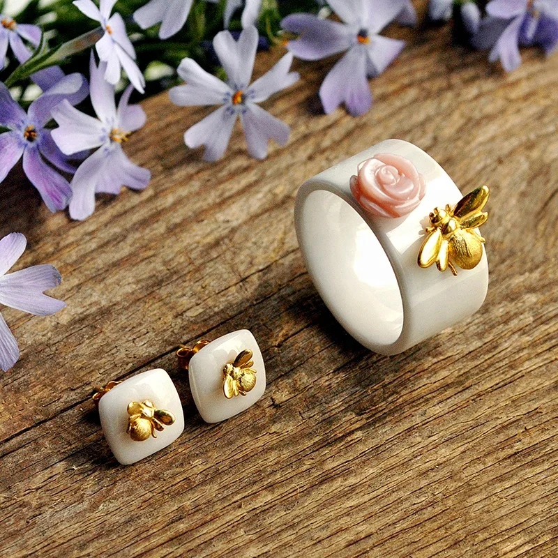 

Cute Bee Kiss from a Rose ring Stud Earring china wholesale 925 silver Ceramic jewelry set For Women