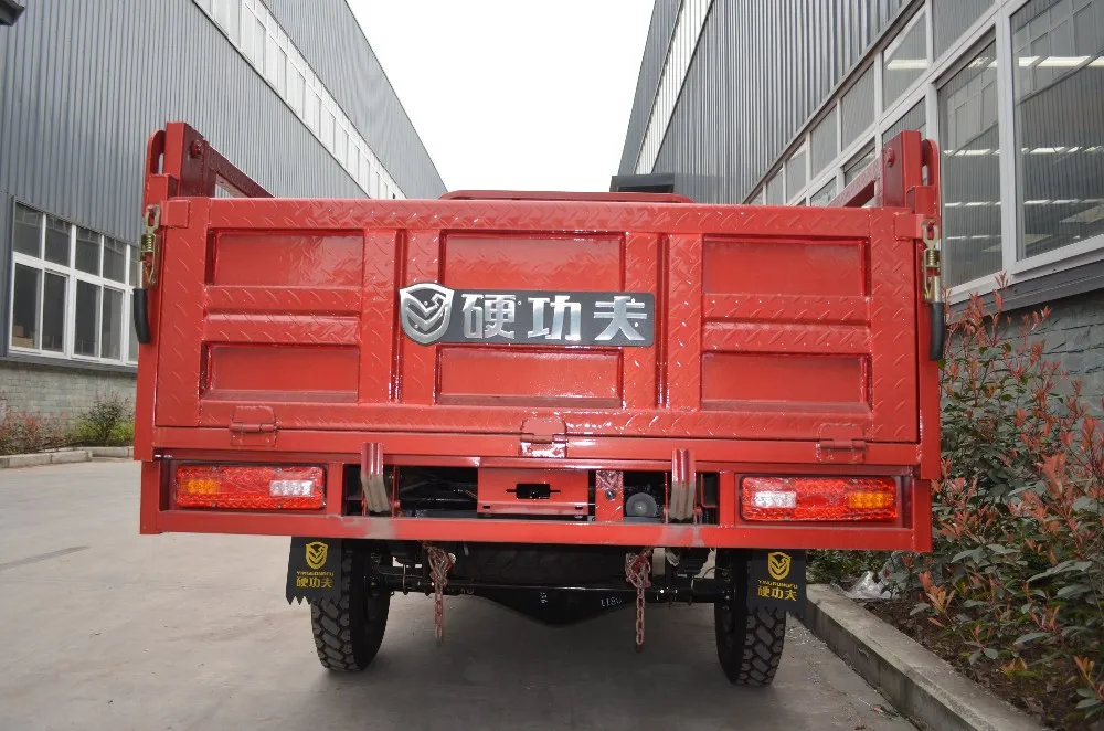 hot sale 800CC motorized gas powered three wheel cargo tricycle with closed cabin with RVC for adult to sell