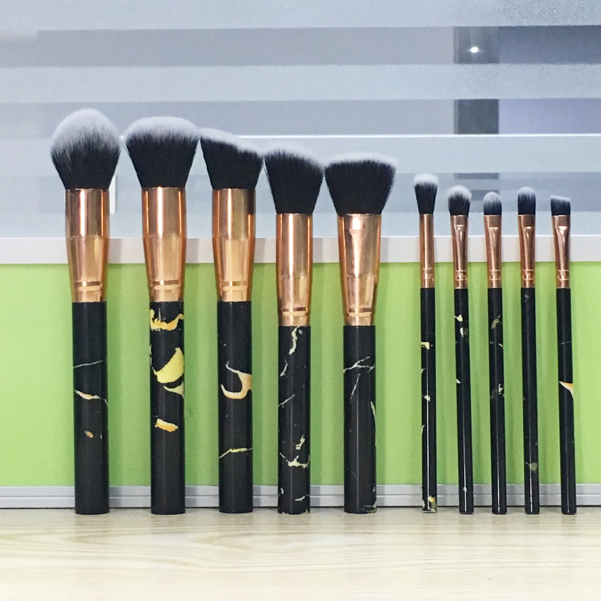 Fancy Good High End Custom Label Logo Liquid 10pcs Make Up Kit Eye Makeup Brushes