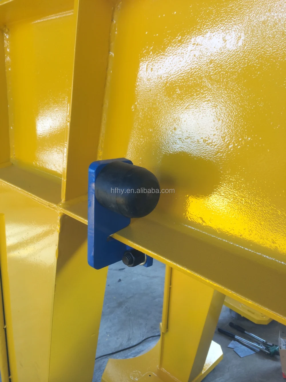 mobile hoist stop buffer.JPG