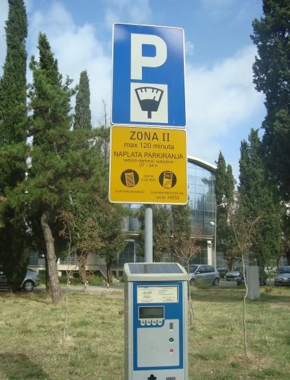 Top sale electronic reflective aluminum street road traffic warning safty arrow sign parking lot indication sign factory