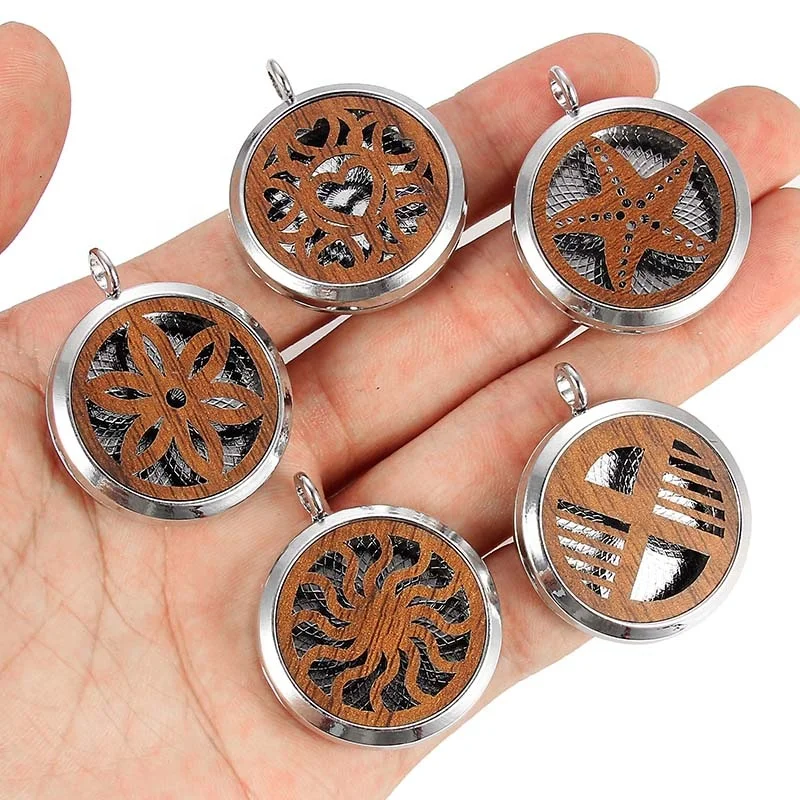 

30MM Stainless Steel Diffuser Locket Pendant Redwood Magnetic Aromatherapy / Essential Oils Locket Pendant Jewelry