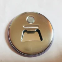 

2019 custom souvenirs metal guitar shape round button badge beer fridge magnet bottle opener