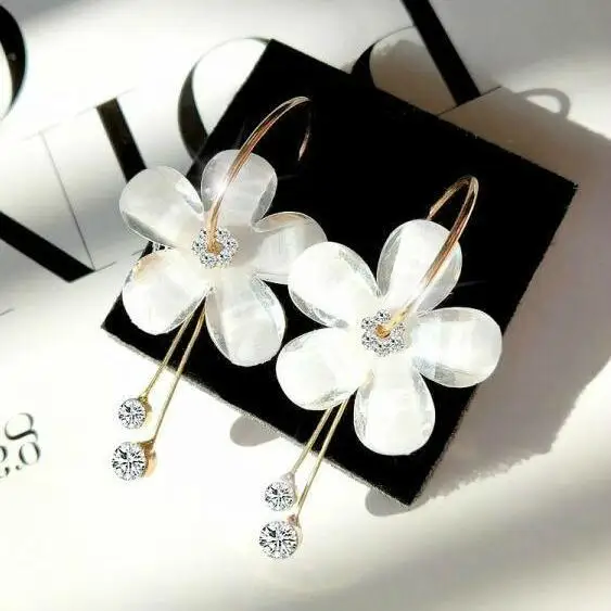 

New Korean 6 Petal Acrylic Fringes Earrings Transparent Earrings Flower Earrings For Women, White