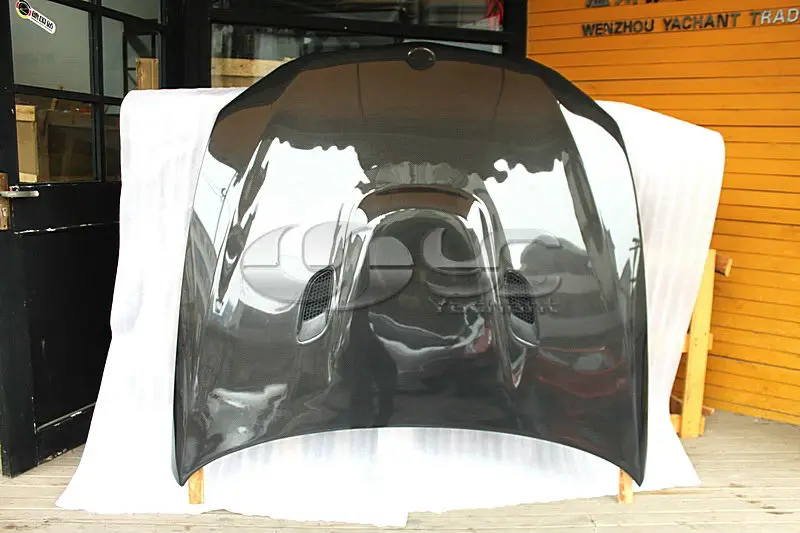 2009-2011 BMW E92 E93 LCI M3-Style Hood Bonnet CF.jpg