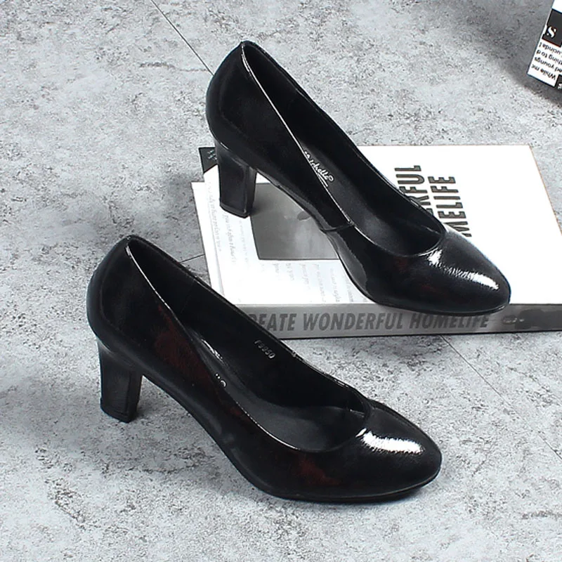 womens black closed toe wedges