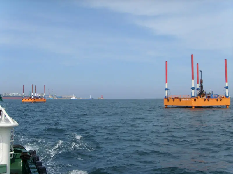 
Jack-up barge of soil for investigation 