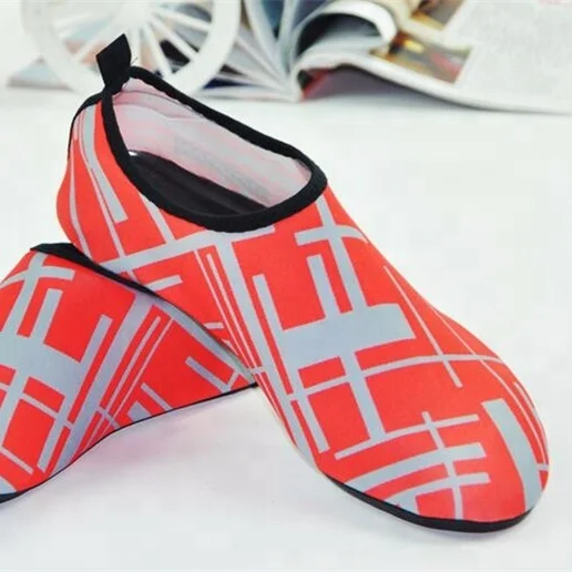 

2018 New Design Hot Sale Cheap Soft Aqua Water Beach Water Walking Fitness Running Swimming Surfing Sports Shoes Wholesale, Red