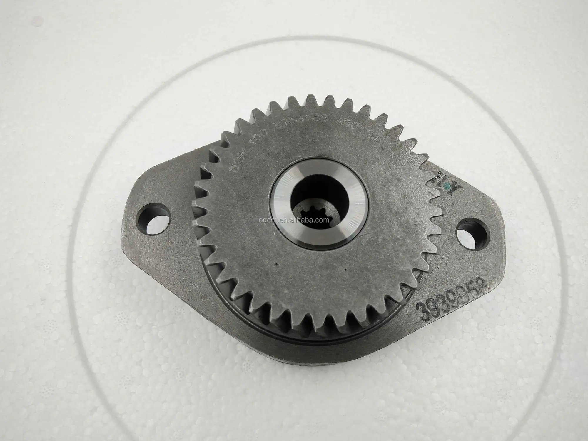 Original Dcec Dongfeng Cummins Diesel Engine Hydraulic Pump Adapter