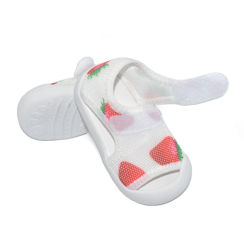  Closed-Toe Mesh sandals