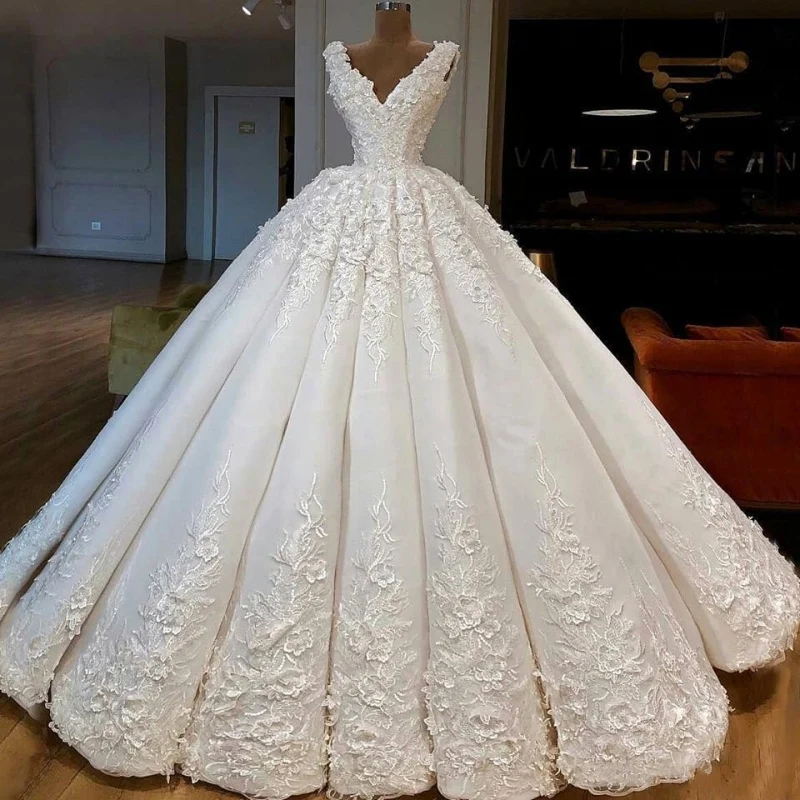 

2020 Princess Royal Wedding Dresses Lace Appliques Bridal Gown vestido de novia, Custom made