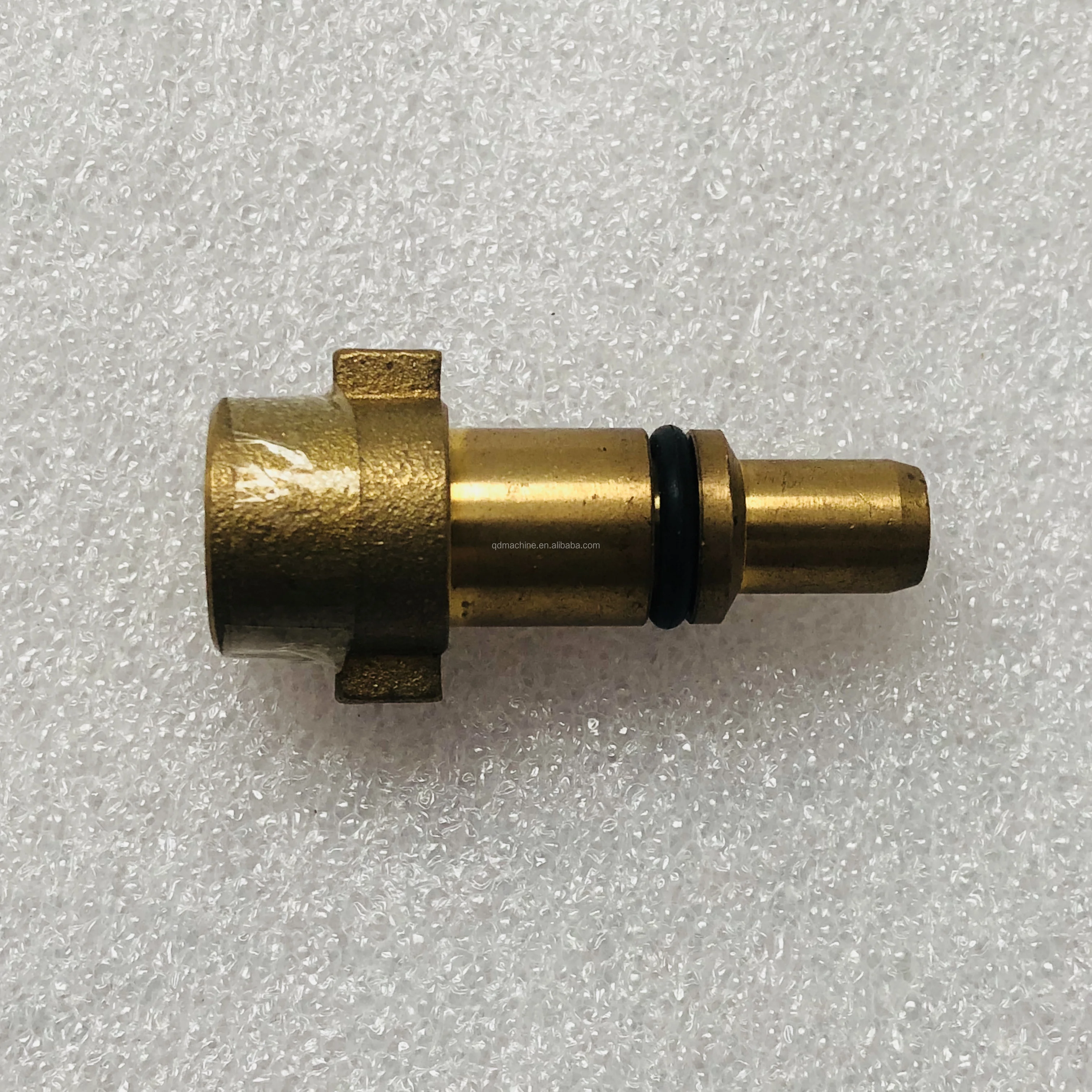 Pressure washer lance fittings