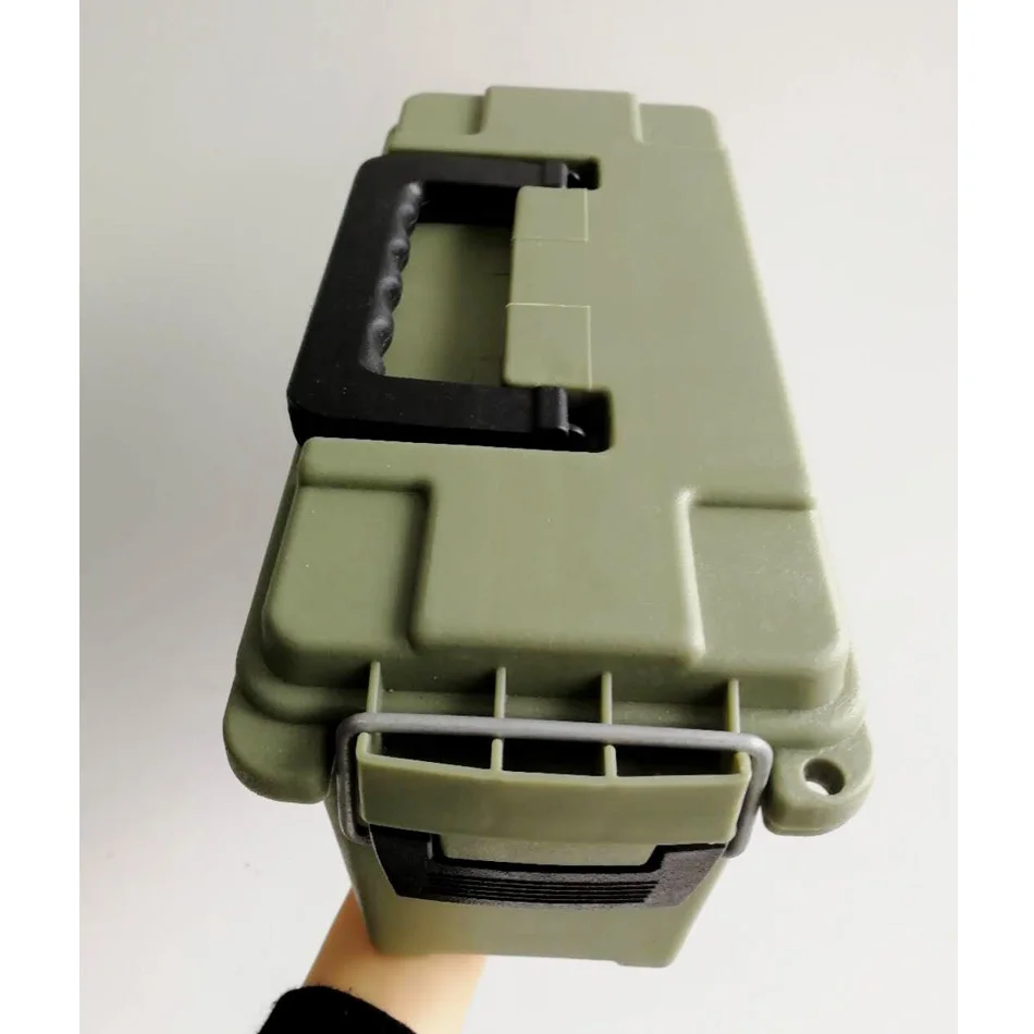 Green ammo cans 4.jpg