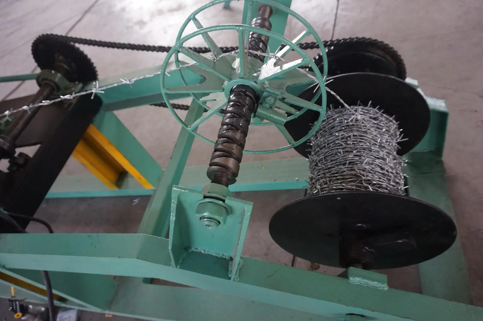 barbed wire machine 8.JPG