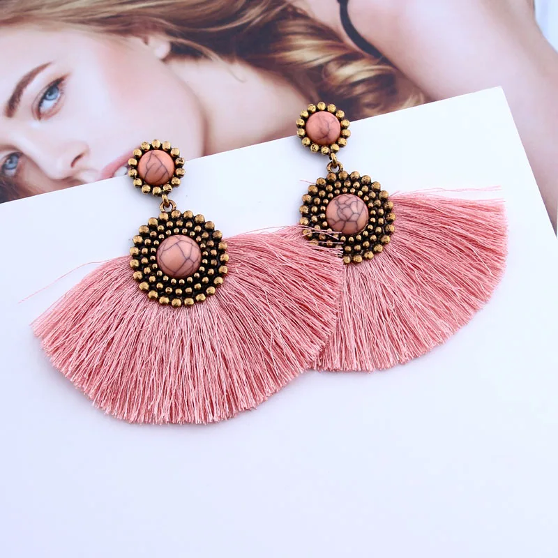 

Bohemian Lady Female Turquoise Fringe Earrings Handmade Big Pink Fan Tassel Earrings for Statement Jewelry