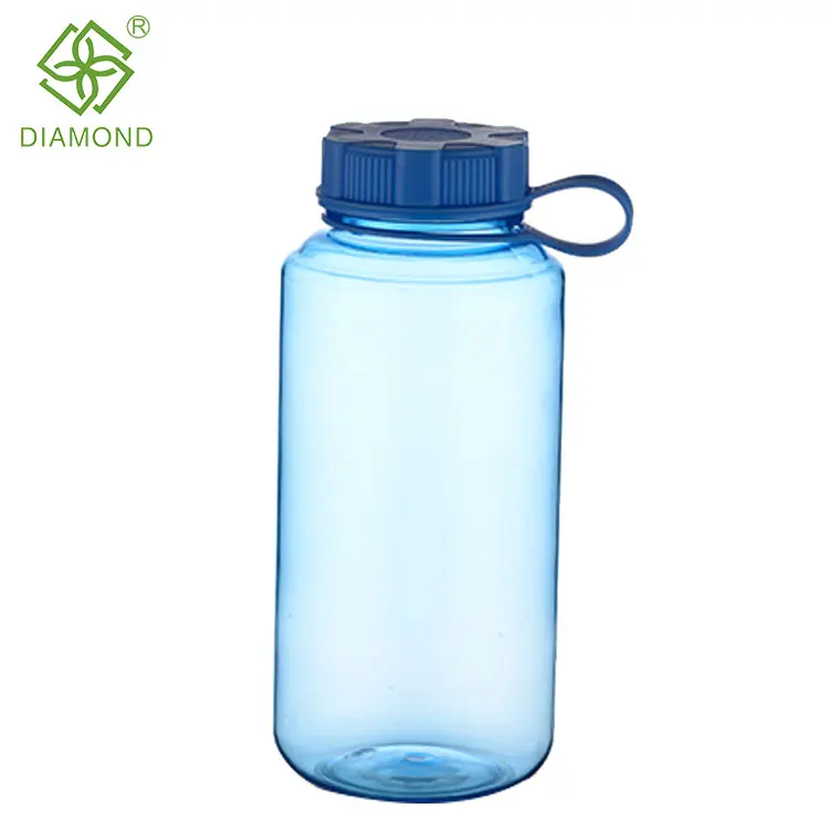 Пластиковые бутылки для воды 5 литров. Пластиковая бутылка для воды. Литровая бутылка воды. Бутылка пластмассы для воды. Бутылка для воды 1.5 литра.