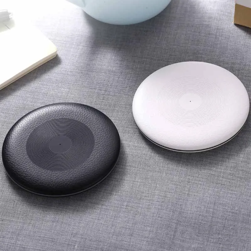 

New Tech Gifts Fast Wireless Charger Pad - 5.00V/1.03A + 8.94V/1.02A, White/black