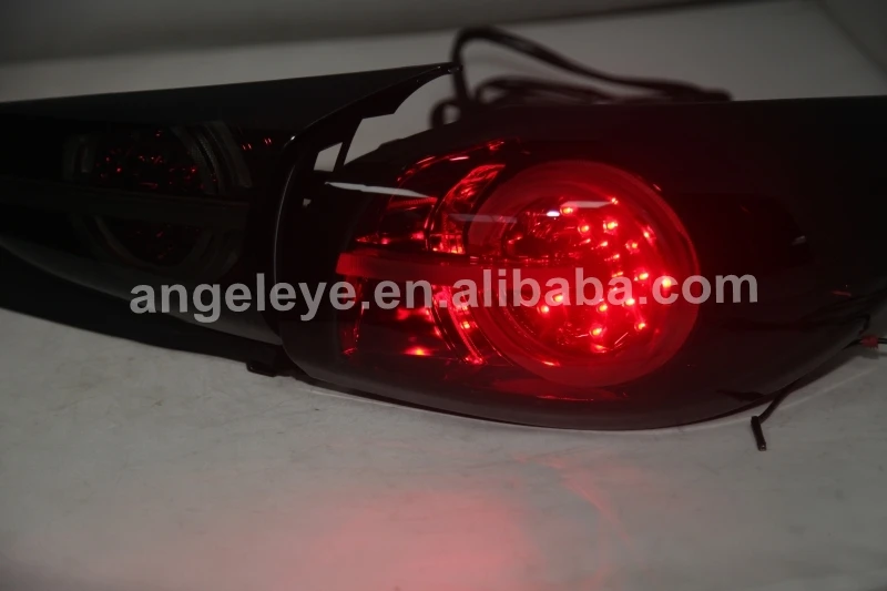 LED Tail Lamp For MAZDA 3 Axela Hatchback 2015 -2018 TW Smoke Black cover Dark red housing
