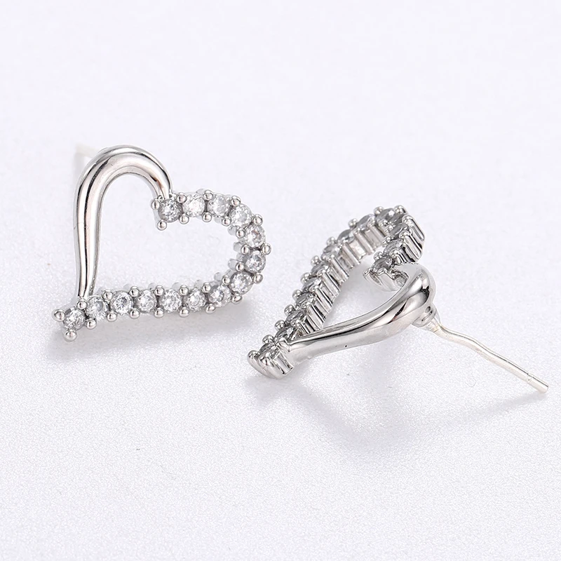 

Lateefah 2019 Fashion Stud Earrings For Women Heart Shaped Earrings Metallic Earrings for Women