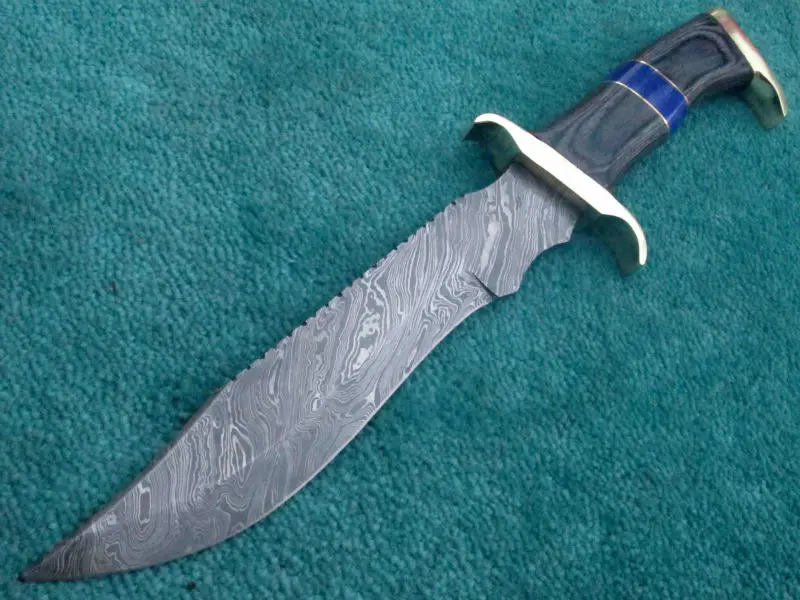 stunning handmade custom damascus steel hunting bowie knife.