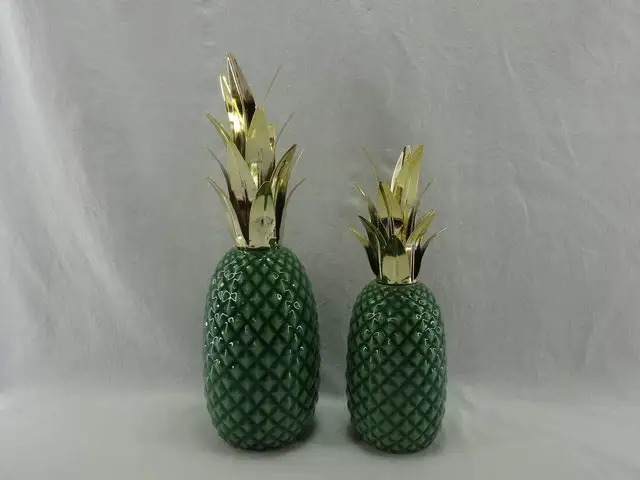Wholesale Artificial Fruit Pineapple cylinder ceramic table jar Home decoration