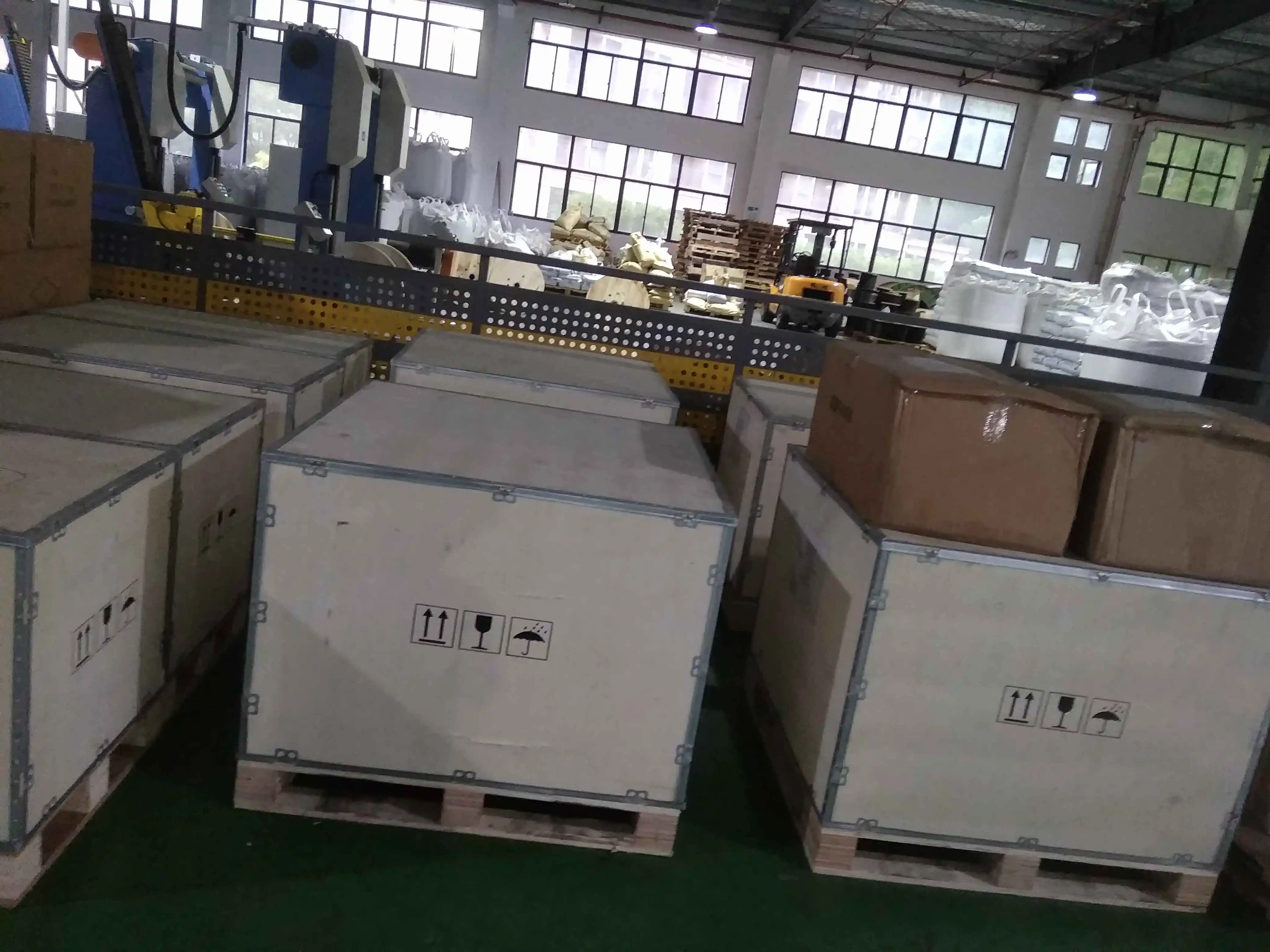 fitting clamp wooden case.jpg