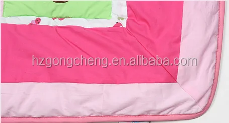 
quilt patchwork in red flower and insects cute applique 