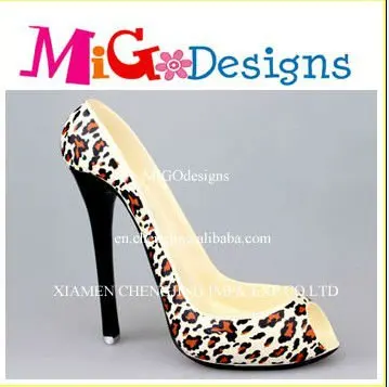 polyresin wine holder