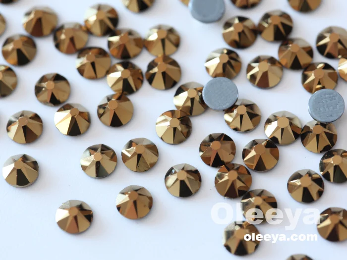 Wholesale 16 Cut Facets Loose Gemstones Glass 10SS Crystal Hot Fix Rhinestones With German Glue for Rhinestone Motif