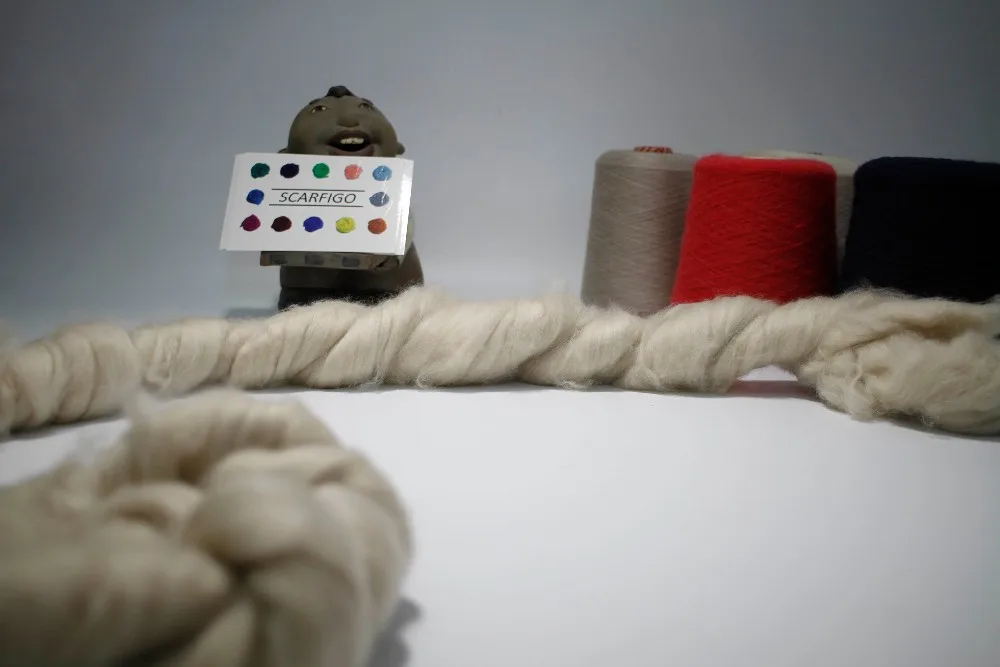 
Raw Washed Carded Sheep Wool Tops Wool Fiber for Spinning 