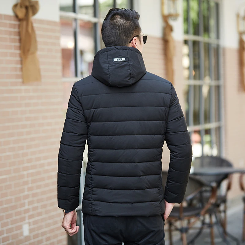 
2020 Designer Nylon Fabric Retro Men Padding Jacket Custom for Winter Outdoor Fashion Down Jacket 