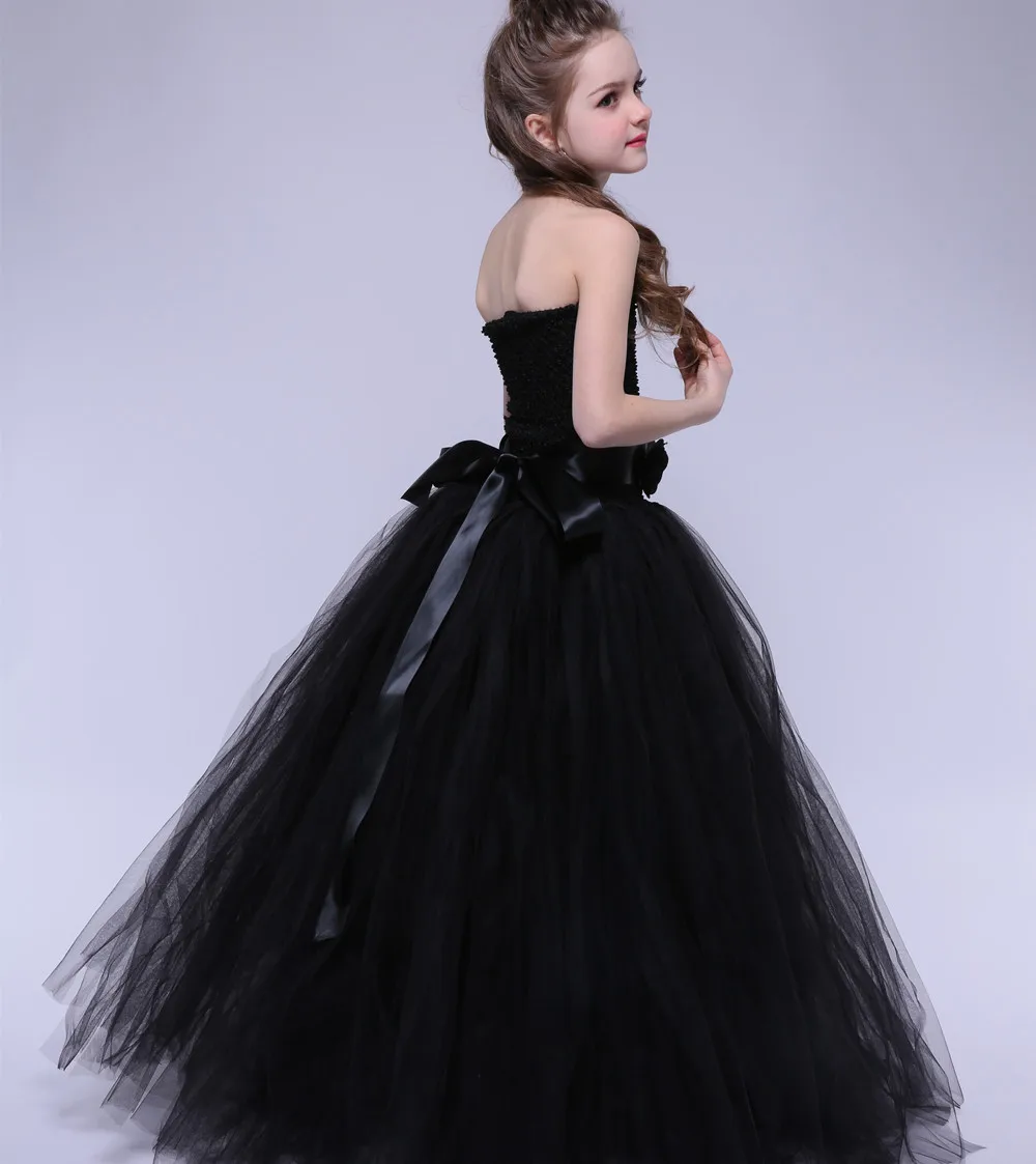 Черное пышное платье для девочки