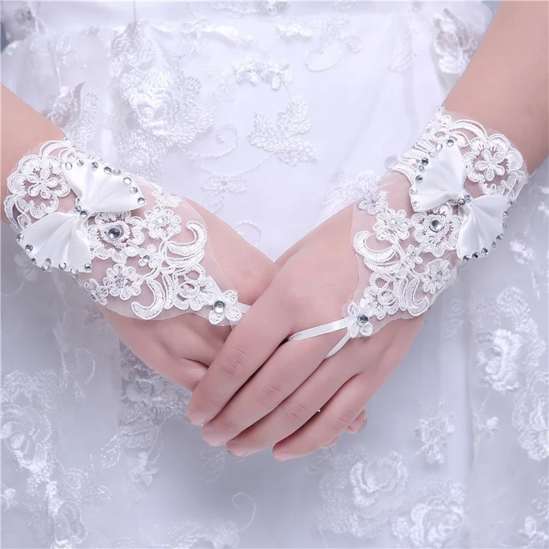 

Hot sale top quality cheap short fingerless butterfly lace wedding gloves for bridal gown woman MGB1, White ivory