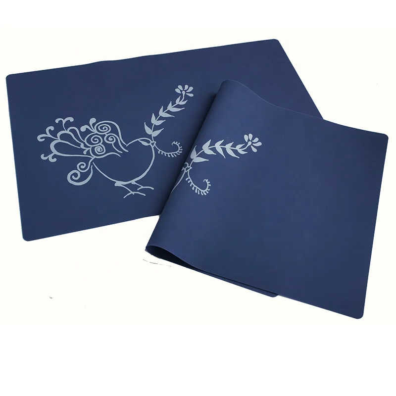 

eco-friendly silicone mats for dinner