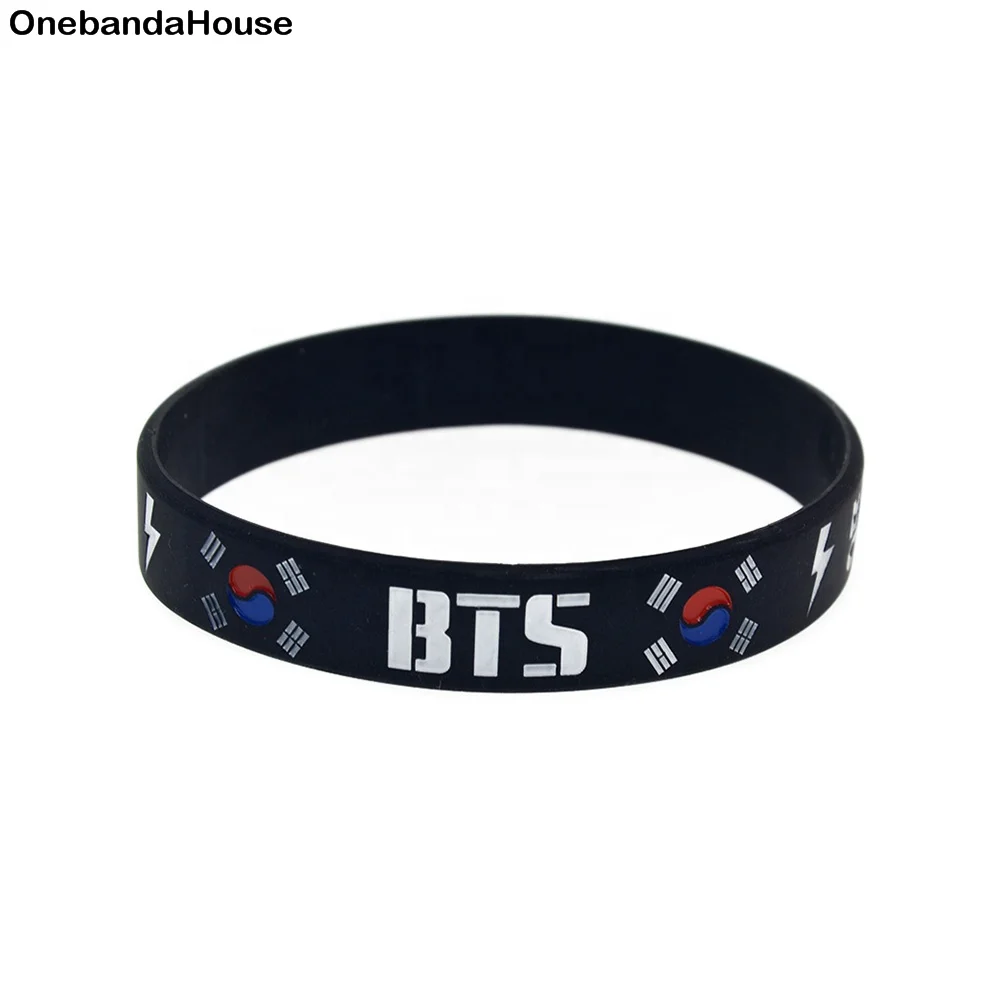 

Wholesale 50PCS/Lot BTS with Korean Signed Silicone Wristband Black Fashion Music Bracelet