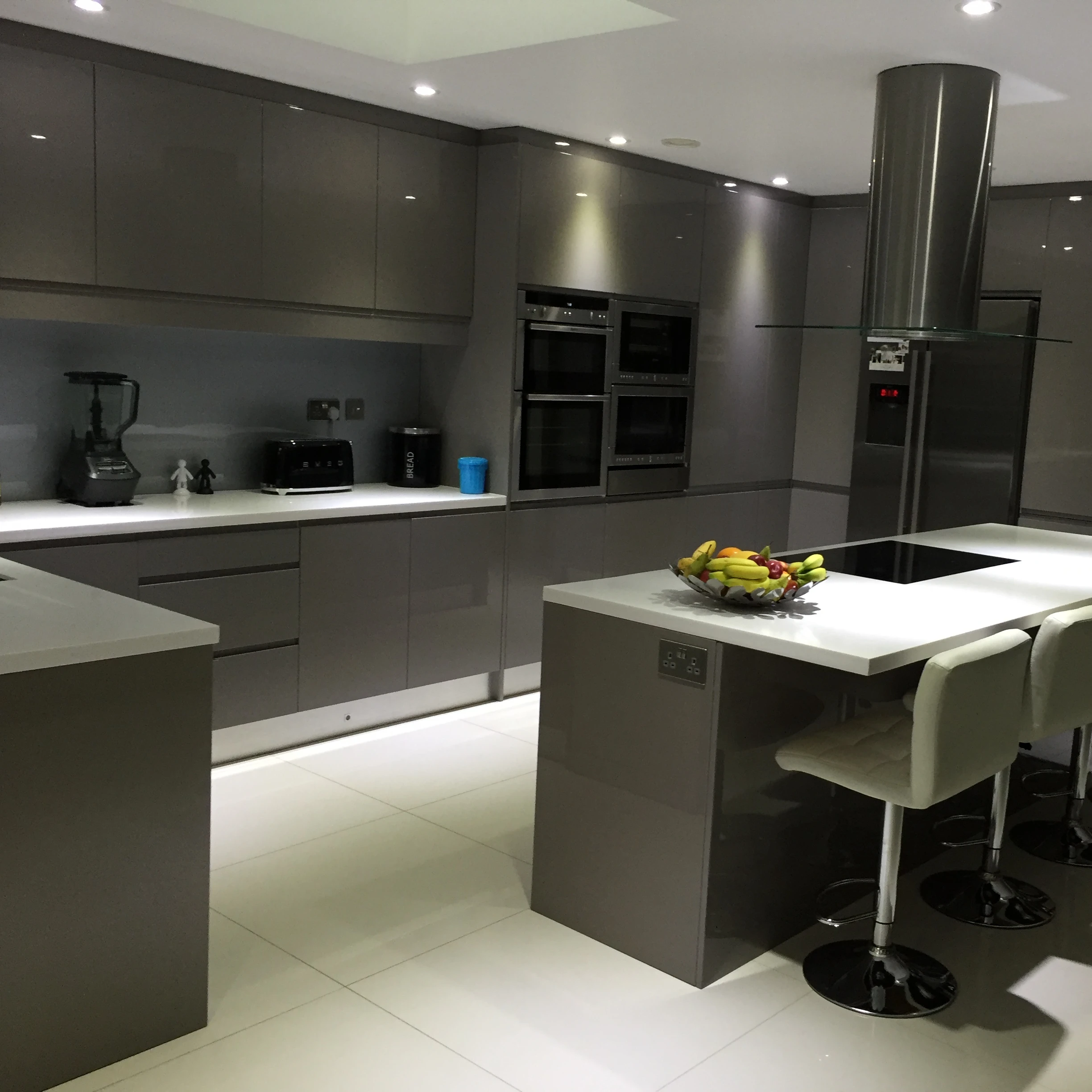 Ucretsiz Tasarim High End Iki Paket Cin Yapimi Parlak Cila Boyama Modern Set Mutfak Dolaplari Buy Mutfak Dolaplari Mutfak Mobilyasi Set High End Mutfak Dolabi Product On Alibaba Com