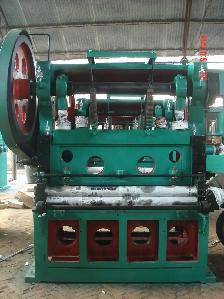 Expandeed Wire Mesh Machine