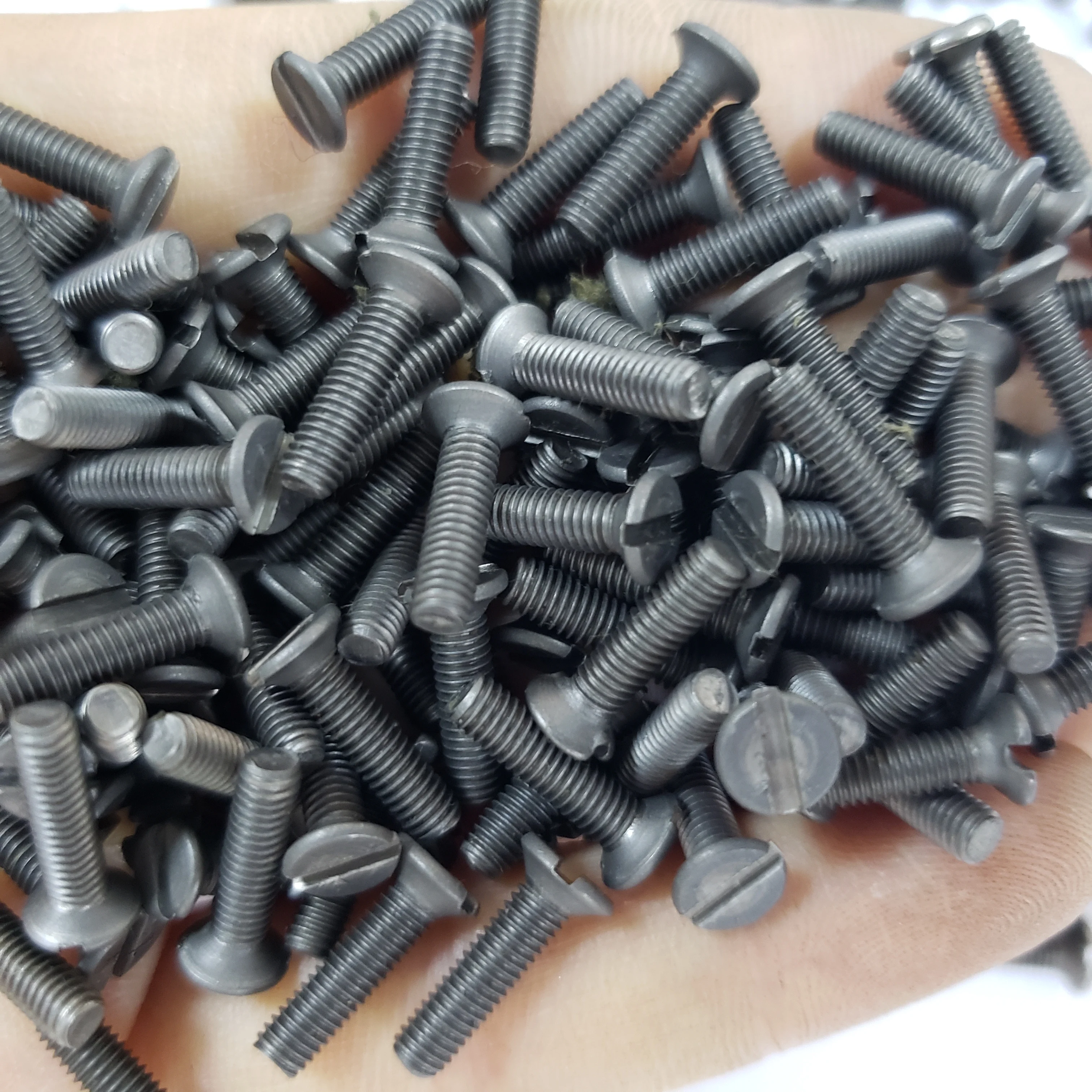 单槽埋头钛螺栓