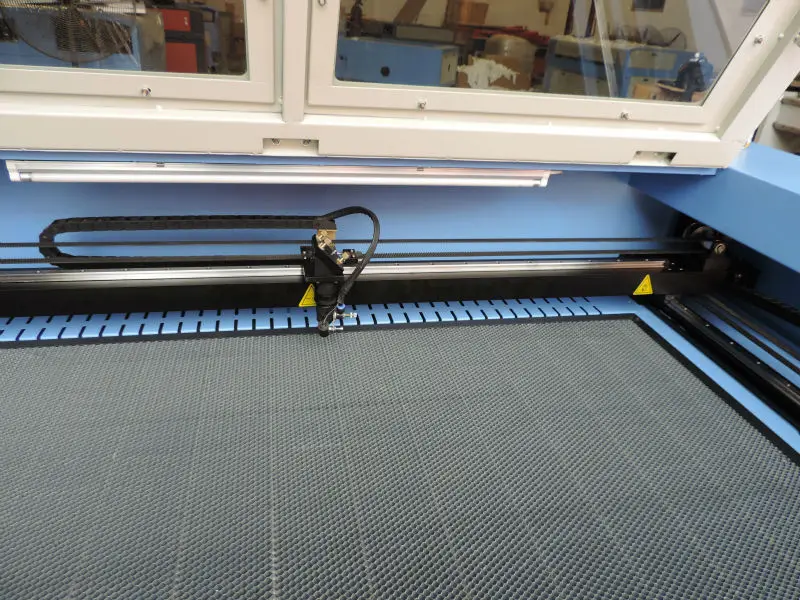 machine  honeycomb table