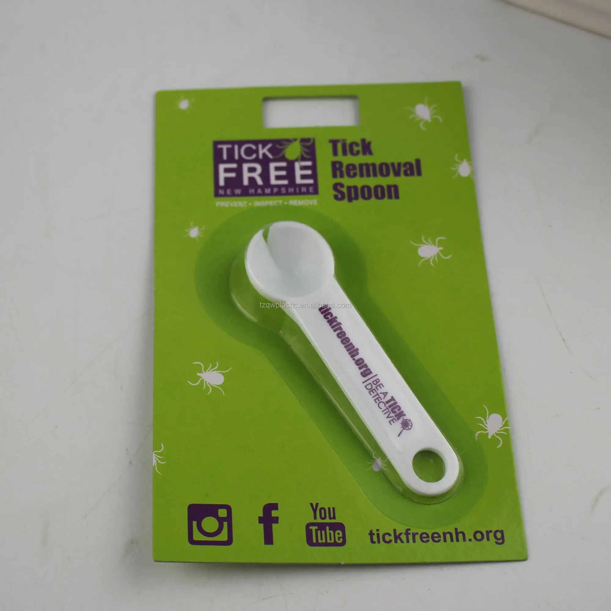 2018 News Spoon Shape Tick Remover Cheap Dog Tick Remover Plastic Pet